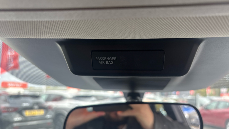 Nissan Qashqai 1.3 DiG-T MH Acenta Premium 5dr Petrol Hatchback